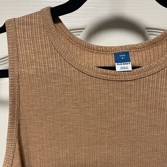 Old navy lux tank - Picture 2 of 2